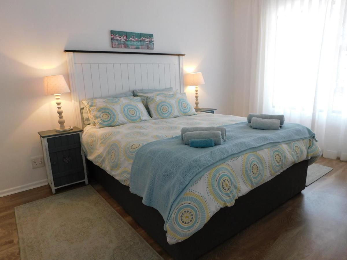Rivertides Self Catering Guest House Velddrif Esterno foto