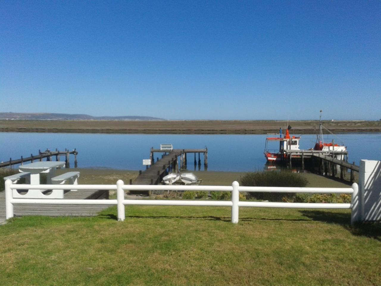 Rivertides Self Catering Guest House Velddrif Esterno foto